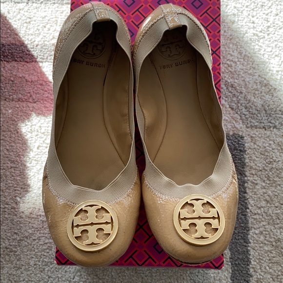 Tory Burch Caroline Flat - Picture 2 of 5